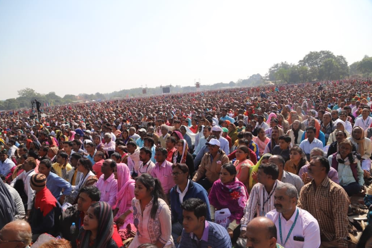 Prem invites 200,000 in Ranchi to let the light spread